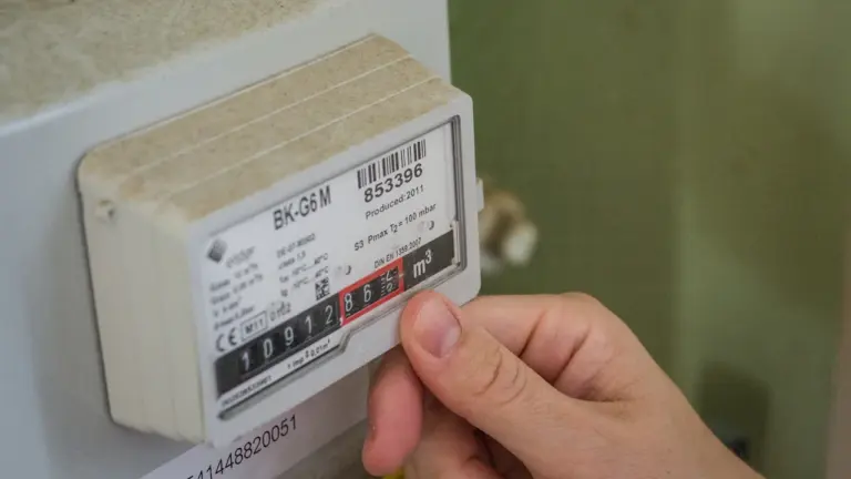 Didmeninė elektra Lietuvoje atpigo 22 proc. – ar mažės sąskaitos?