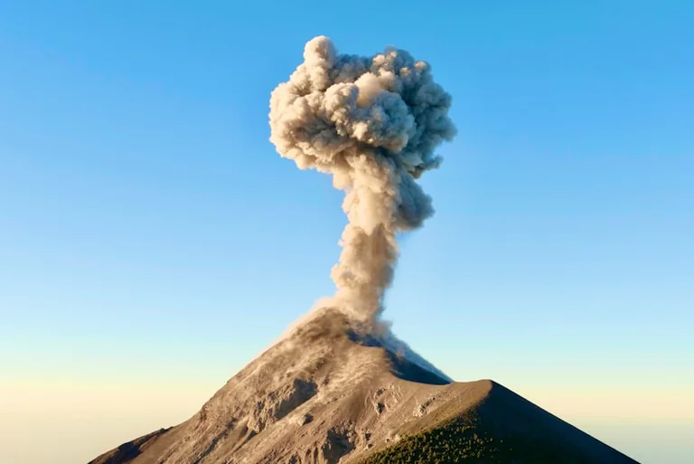Krakatau 1883: kaip išsiveržimas pakeitė cunamių supratimą