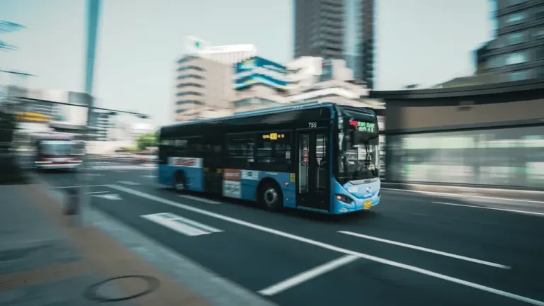 Sapnas apie vėluojantį autobusą: ką primena skubėjimo jausmas