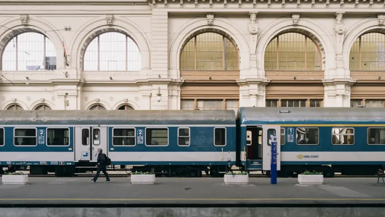 Traukiniu rugsėjo 9-ąją: prieš kelionę patikrinkite reisą