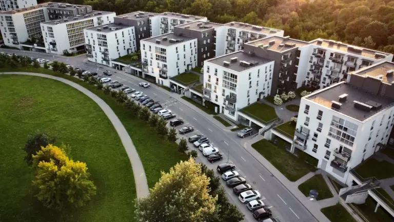 Vilniuje naujus savininkus turi 160 pastatų administratorė