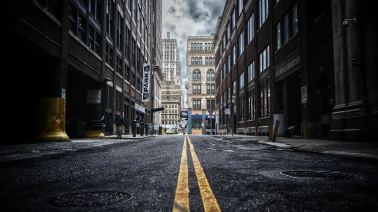 Sapnas apie pasiklydimą mieste: klausimai savistabai